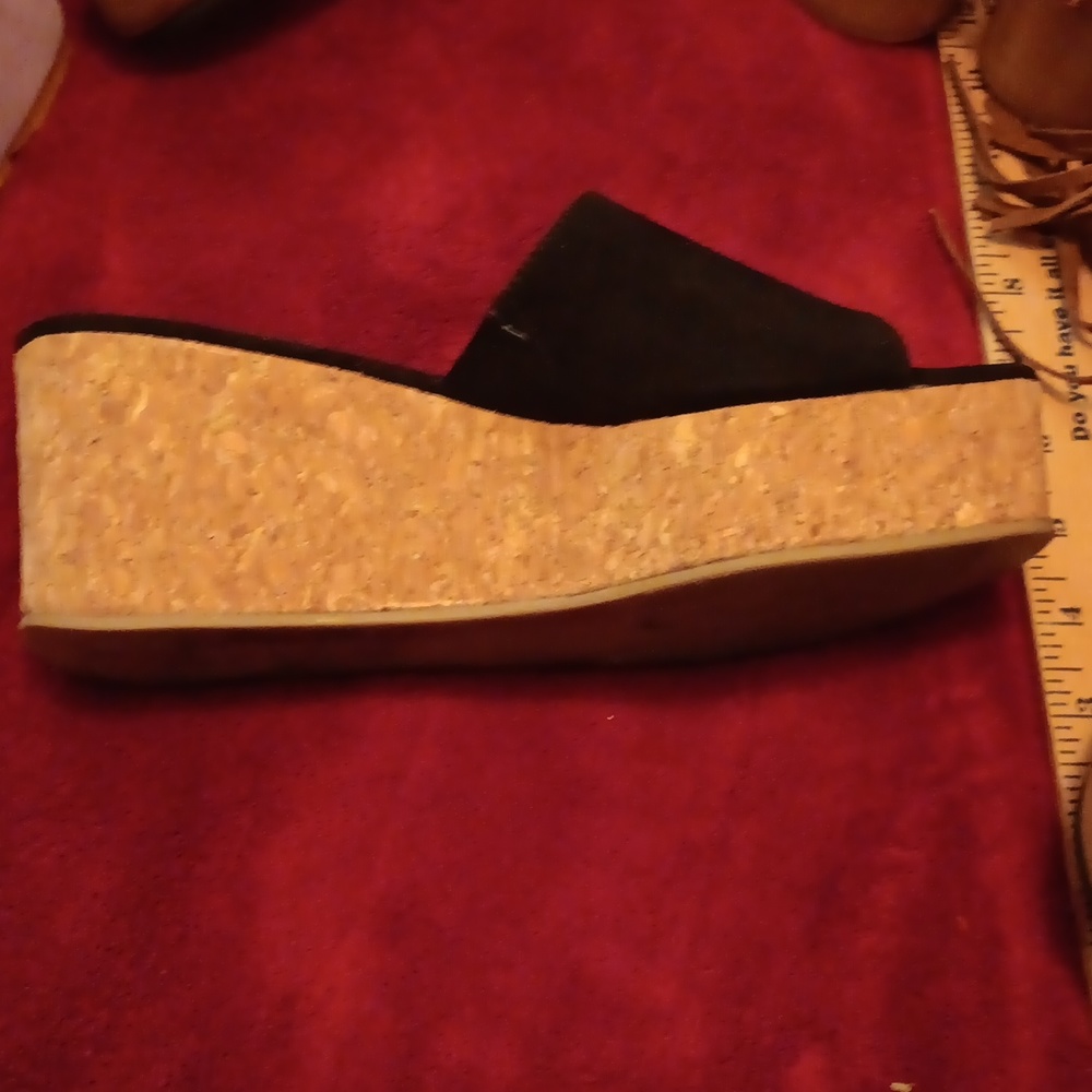 Shoe